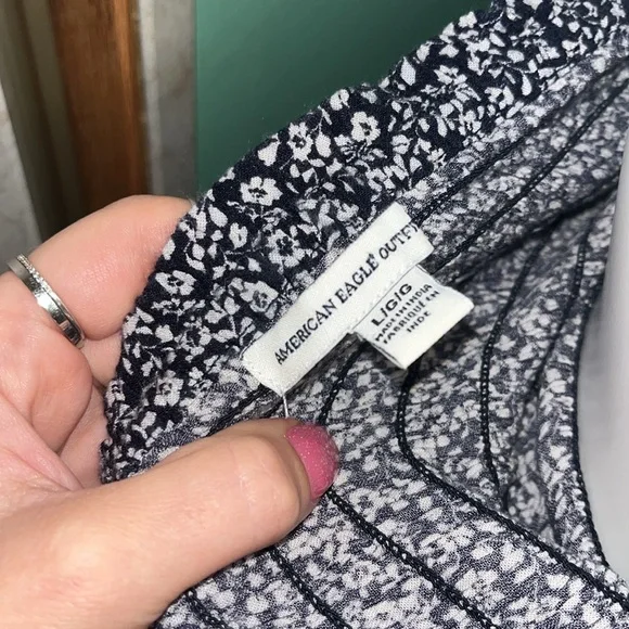 american eagle dark navy blue floral smocked tube top - Picture 3 of 3